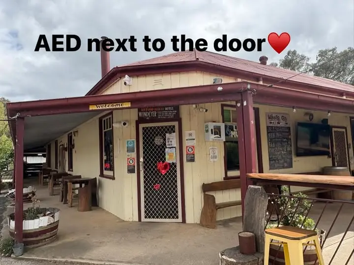 AGold and Fleece Hotel AED